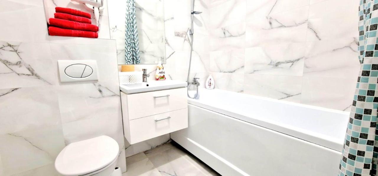 Evelyn Modern Apartment Near Palas Iasi Eksteriør billede