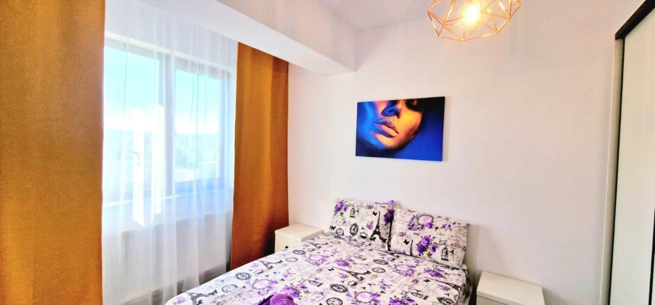 Evelyn Modern Apartment Near Palas Iasi Eksteriør billede