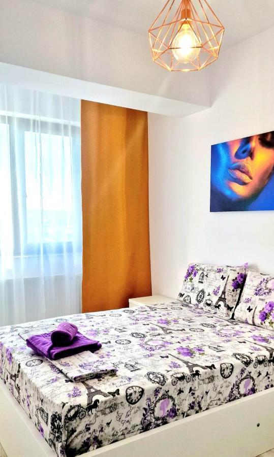 Evelyn Modern Apartment Near Palas Iasi Eksteriør billede