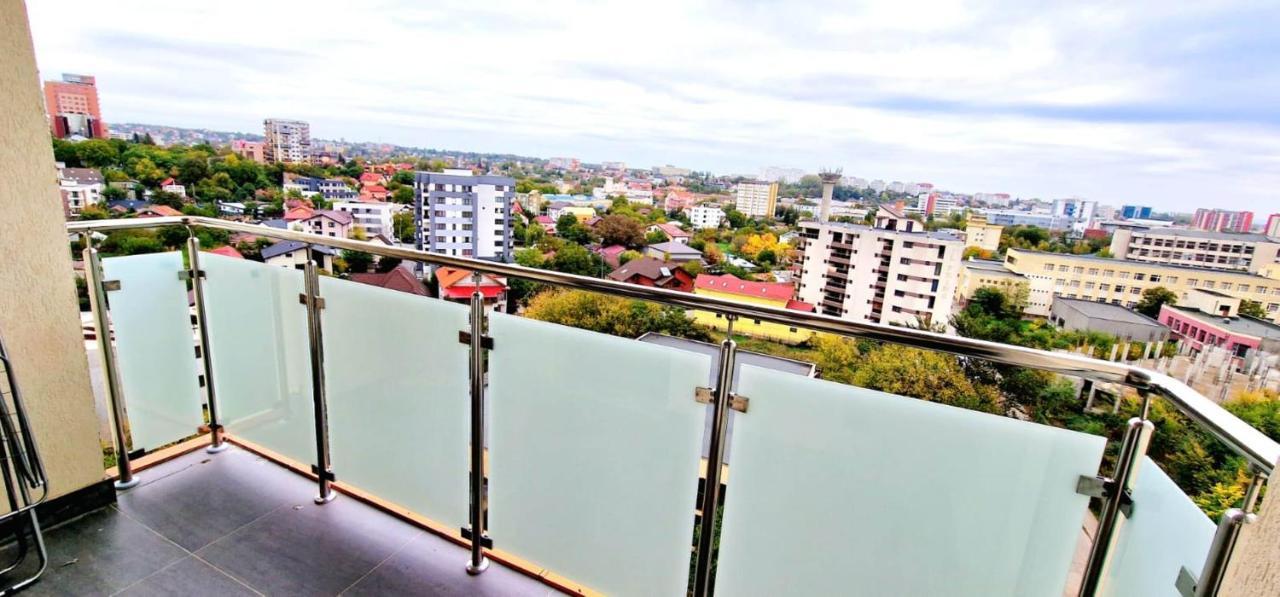 Evelyn Modern Apartment Near Palas Iasi Eksteriør billede