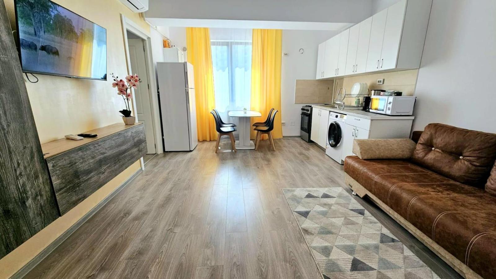 Evelyn Modern Apartment Near Palas Iasi Eksteriør billede